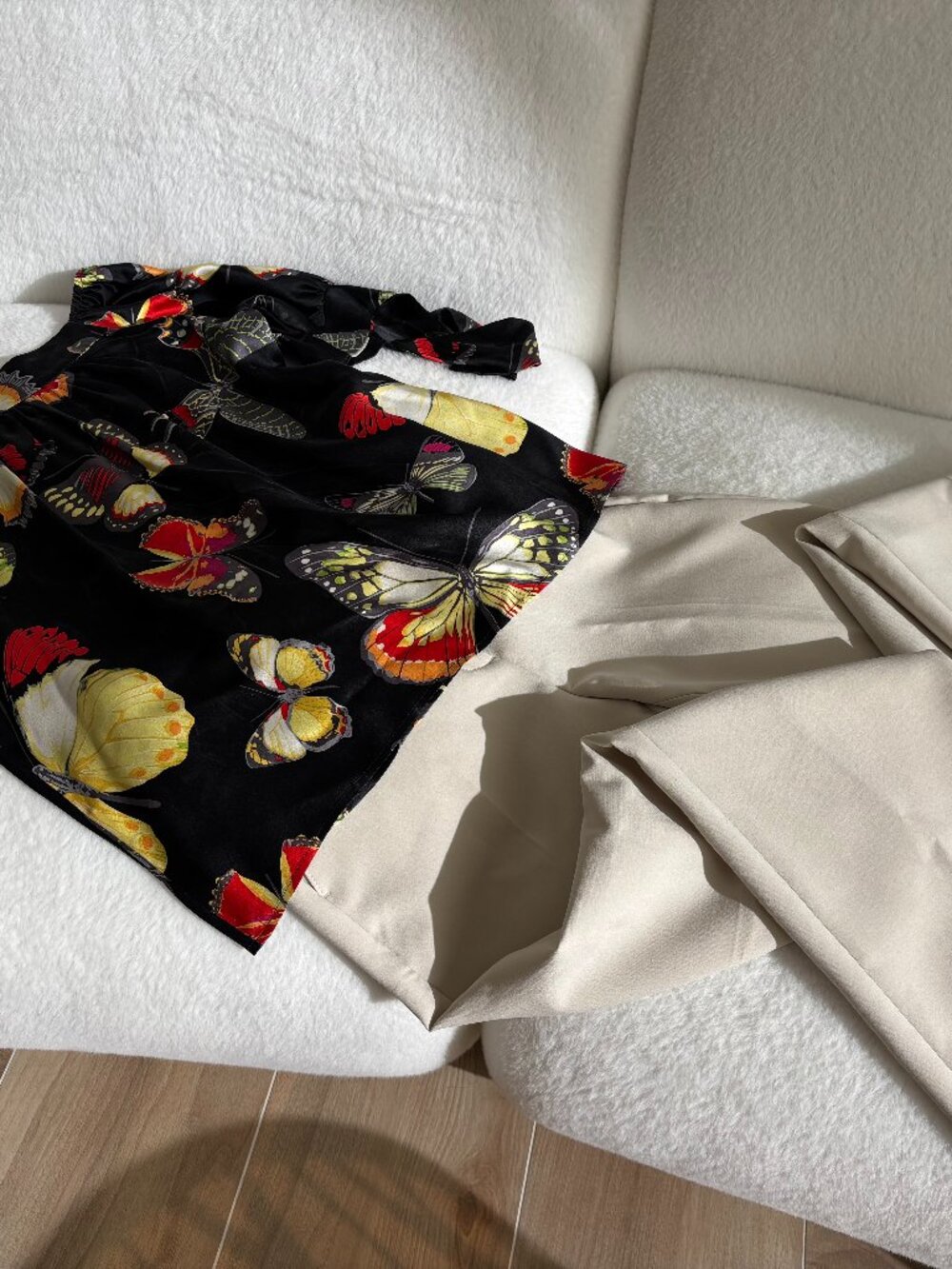 New Bundle-CREME TROUSERS & BUTTERFLY TOP!!!